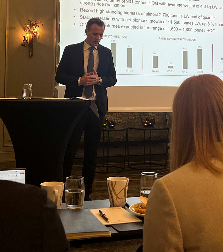 Trond Håkon holding a presentation. Photo